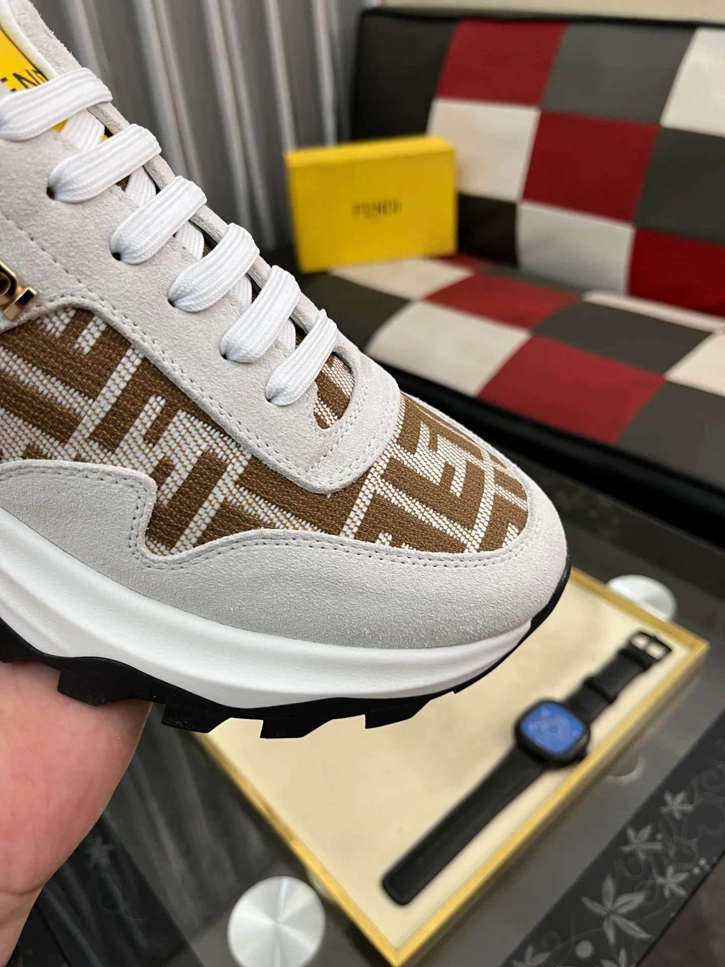 Men's Men's Shoes💰458⌚️⌚️[FENDI] Fendi's classic and comfortable men's, this complex sneaker is made of soft calfskin➕genuine leather lining➕original ultra-light rubber material with rough outsole. This unique light style is suitable for the casual and refined sensibility of this season. It is comfortable and natural on the feet. It is an everyday style for casual travel in autumn and winter! 38−443️⃣colors available